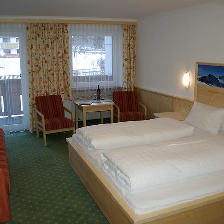 Alpenhof Pension-Garni Nauders Buitenkant foto