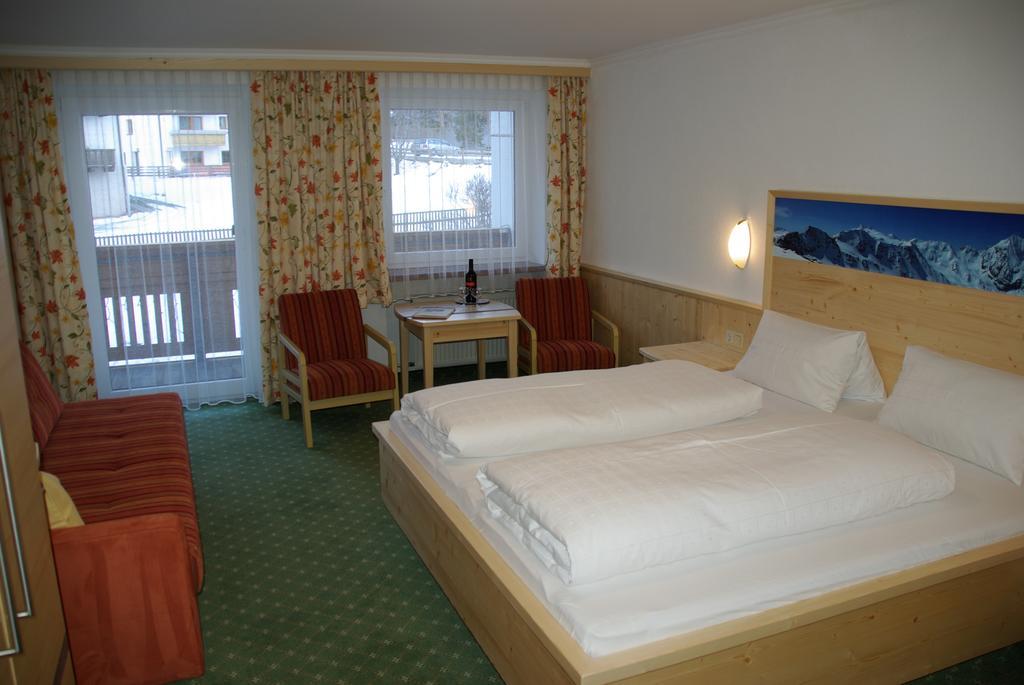 Alpenhof Pension-Garni Nauders Buitenkant foto