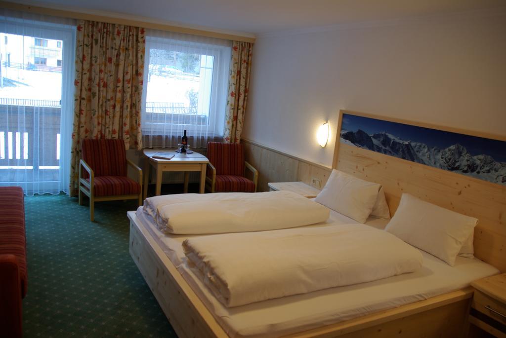 Alpenhof Pension-Garni Nauders Buitenkant foto