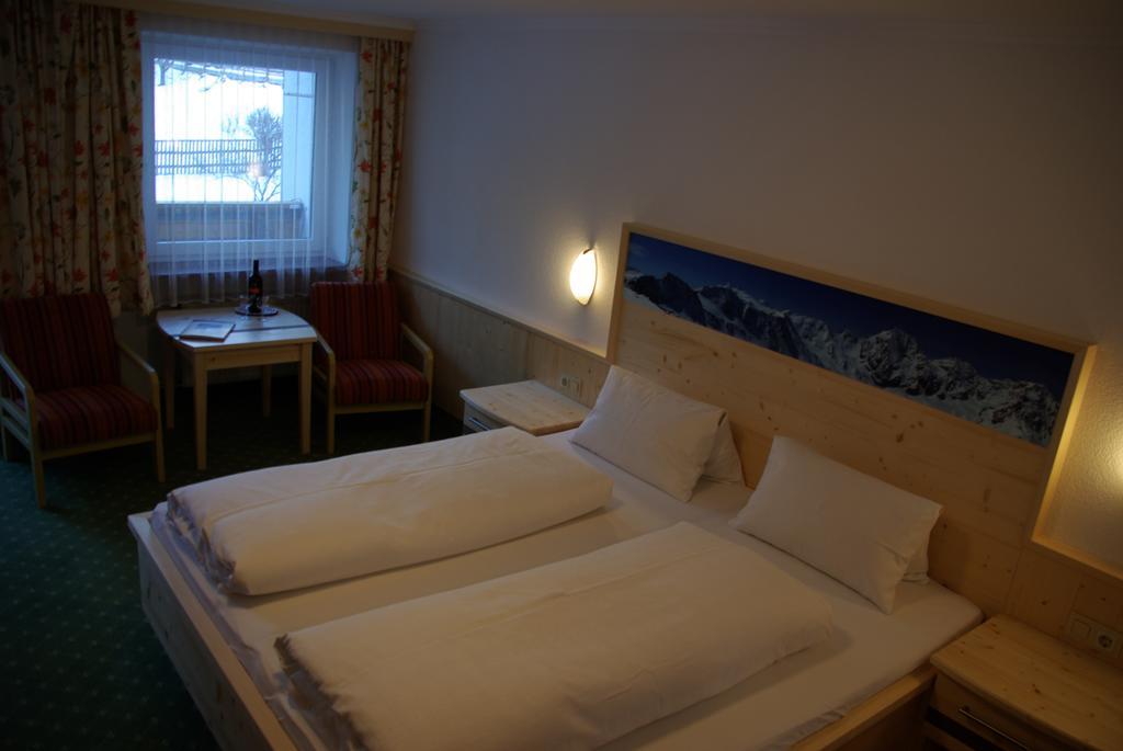 Alpenhof Pension-Garni Nauders Buitenkant foto